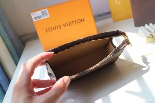 First bag ru 15 POUCH VUITTON TOILETRY LOUIS 0613